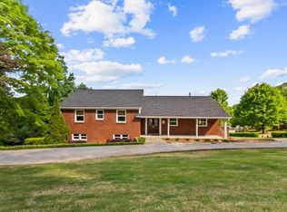 206 Victory Dr, Calhoun, GA 30701