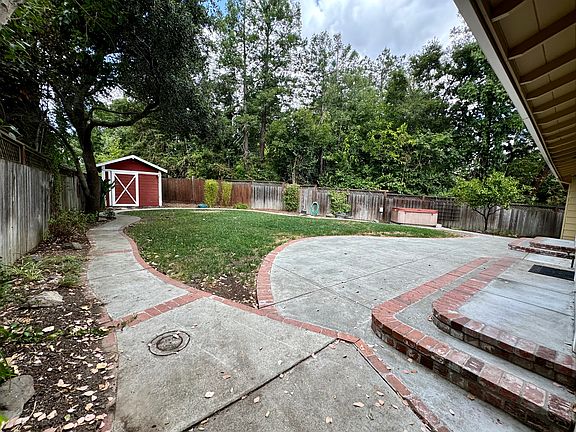 4th image of 305 Buena Vista Dr