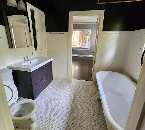 3rd image of 2120 F St APT A