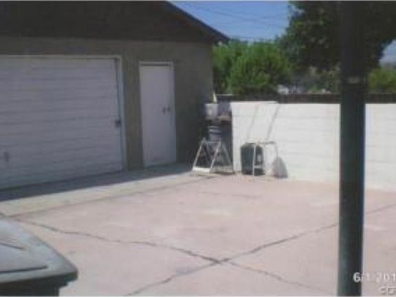 2nd image of 231 E 44th St