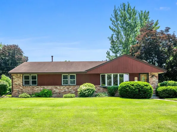 660 Marigold Ter NE, Fridley, MN 55432