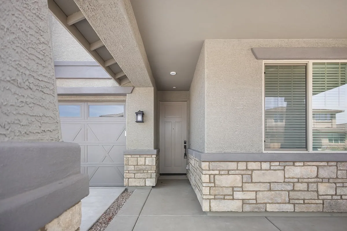 13415 W Eagle Feather Rd, Peoria, AZ 85383, USA — Photo 2