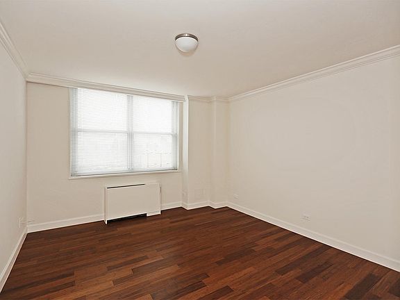 4th image of 300 E 56th St APT 30A