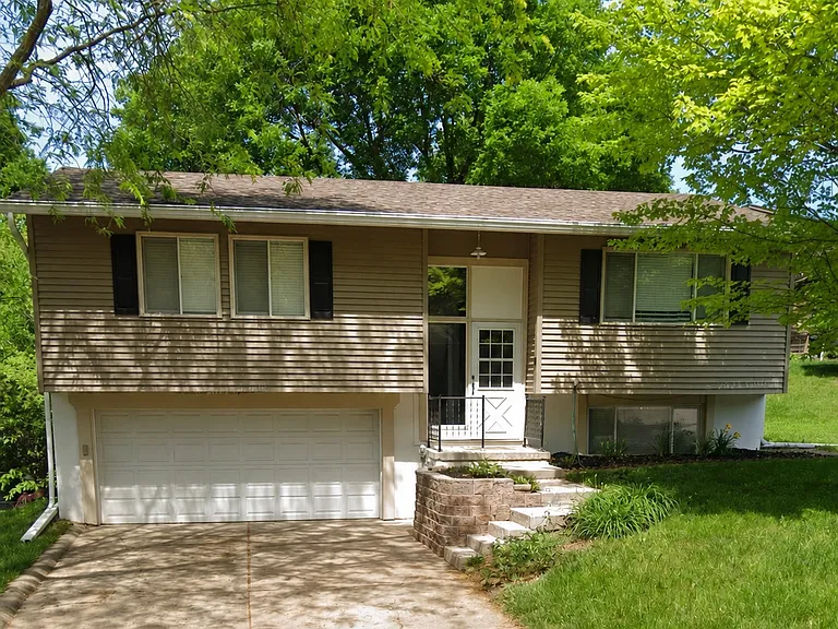 243 W Florence Ave — Photo 1