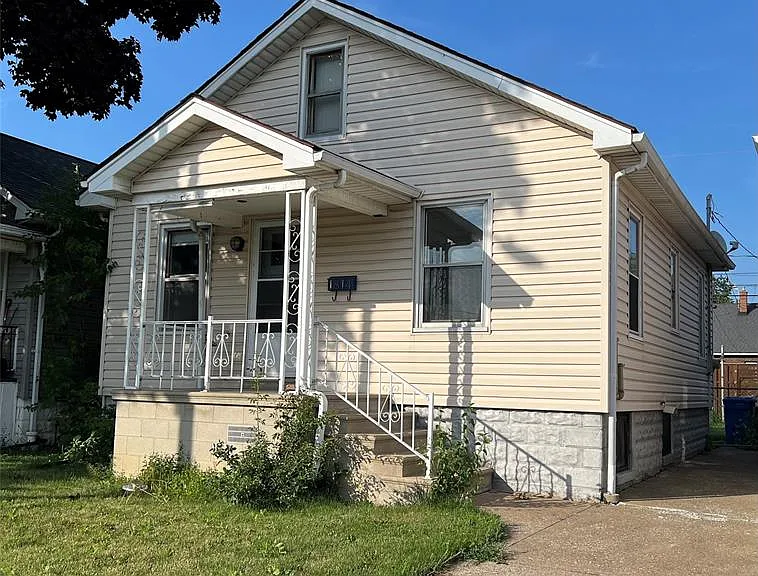 1814 Cadillac St — Photo 1