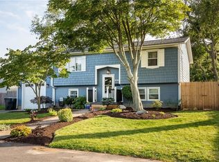 311 Vineyard Rd, Warwick, RI 02889