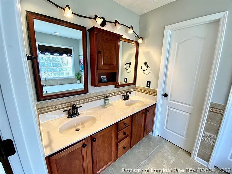 3705 Lockerbie Ct — Photo 20