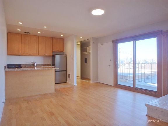 4th image of 655 Kansas St APT 605