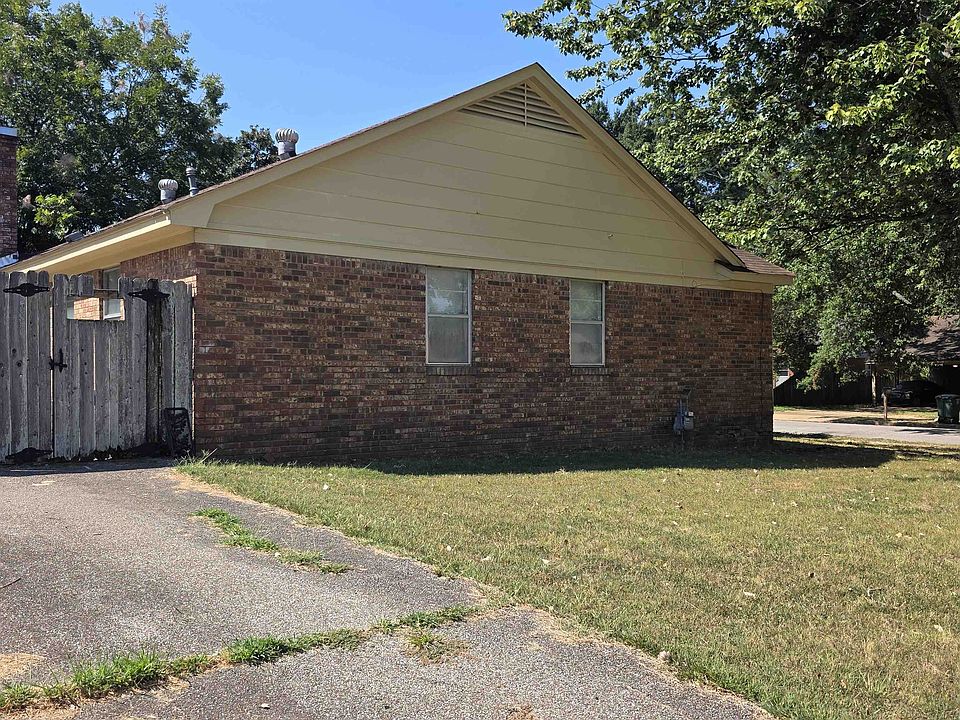 2nd image of 3830 Dagmar St