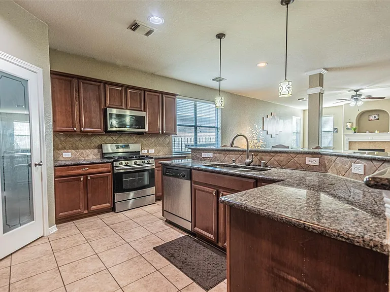 307 Autumn Creek Ln — Photo 18