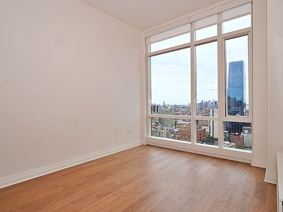 4th image of 460 W 42nd St APT 53H