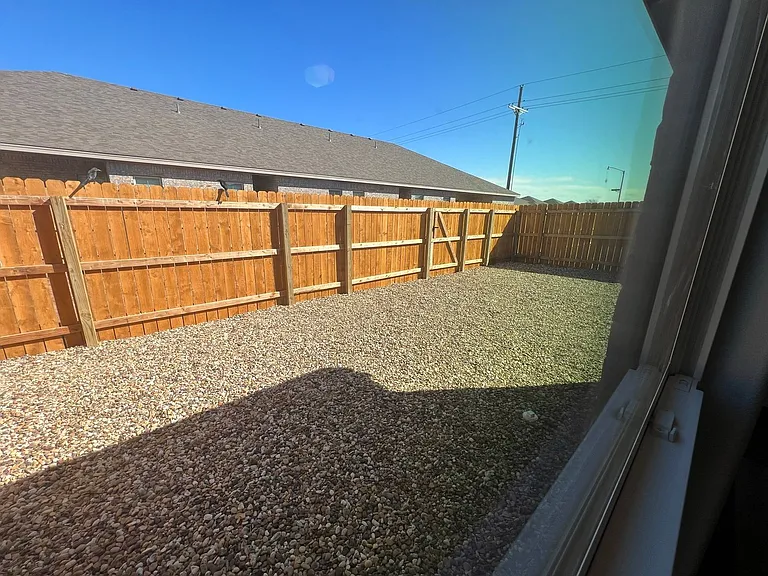 5609 Jarvis St — Photo 2