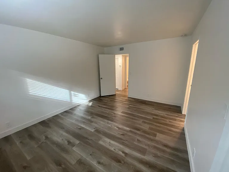 7225 Castilian Ct #7225 — Photo 17