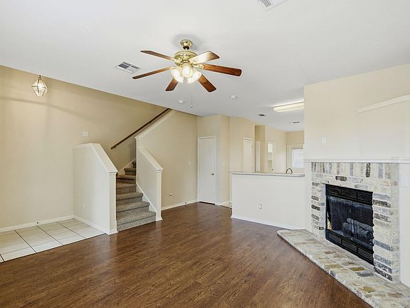 2nd image of 2215 Dry Creek Dr APT 816