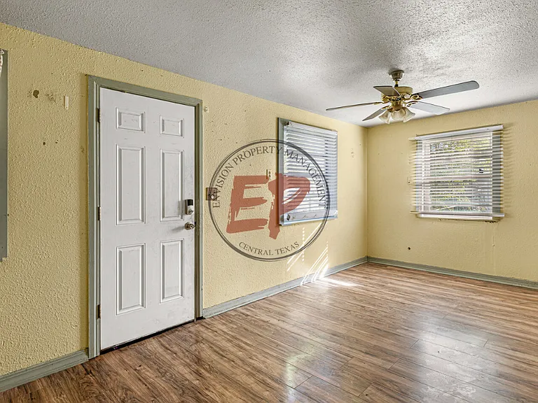126 Lilly Ln — Photo 3