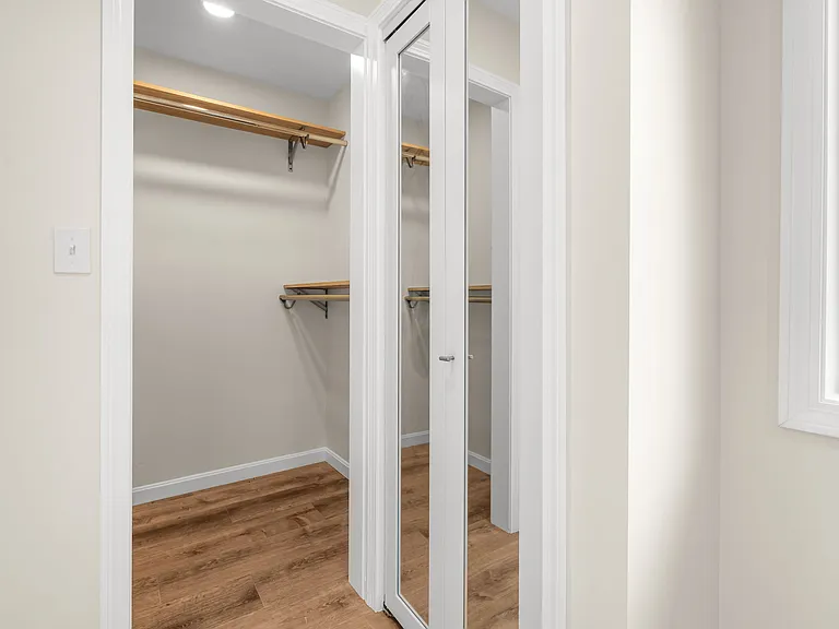 32 Jane St — Photo 18