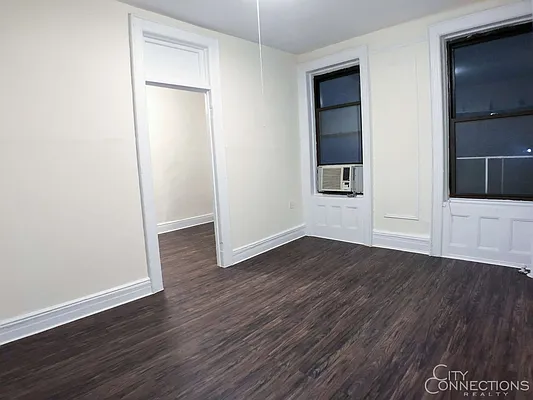 Rented by City Connections Realty | media 15