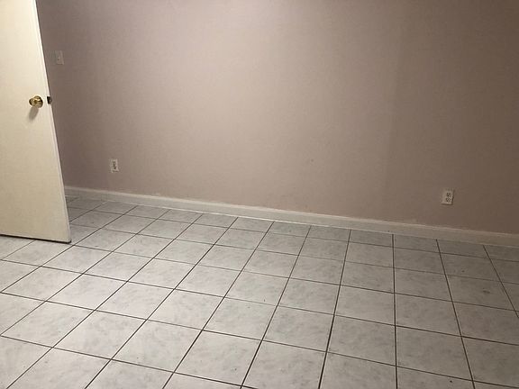 5th image of 2406 21st Ave #1