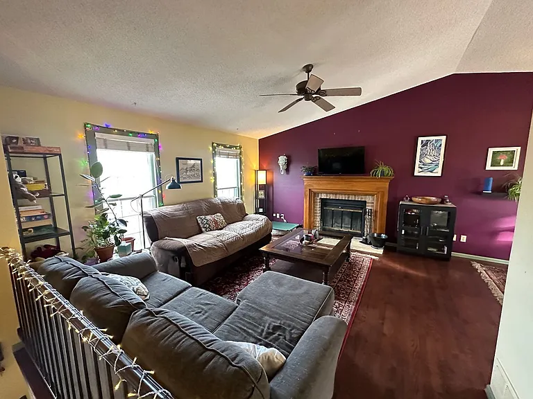 1120 Somerset St — Photo 4