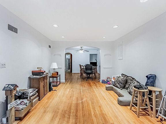3rd image of 5621 N Drake Ave