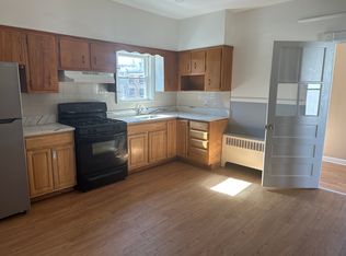 195 Oak St APT 3, Yonkers, NY