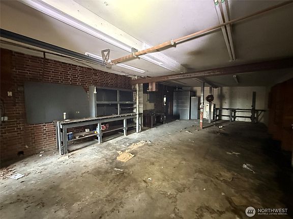 4th image of 2723 Lincoln Avenue SE