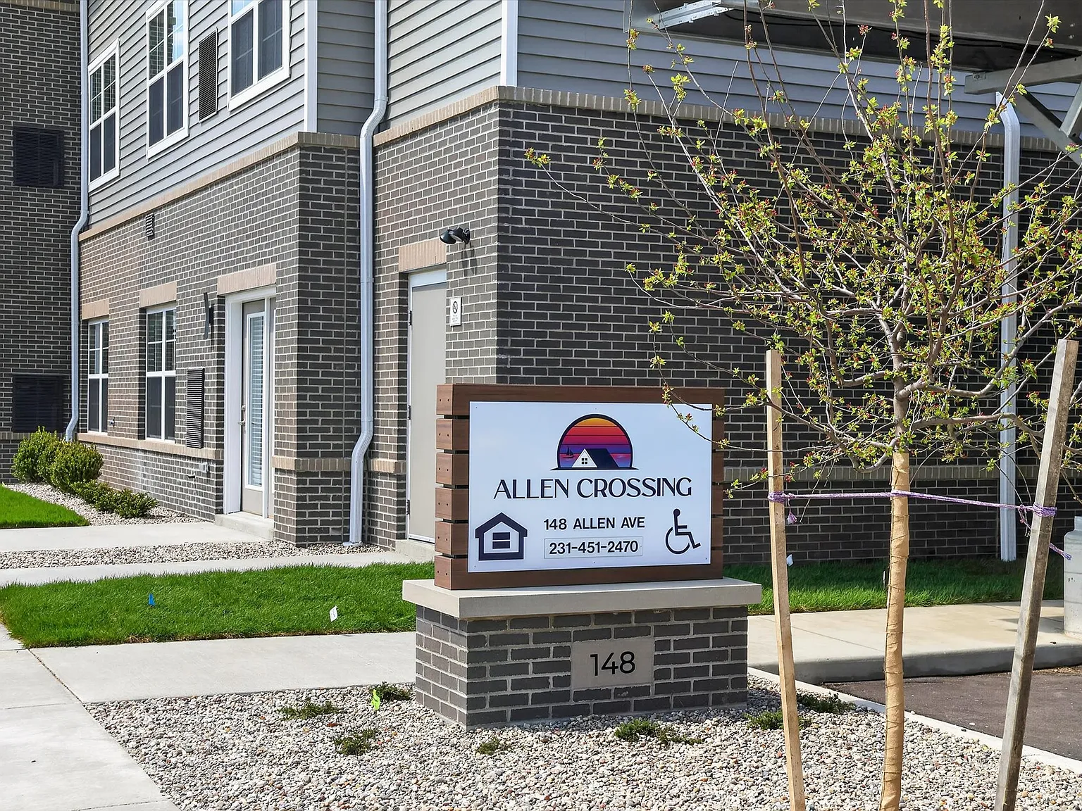 Allen Crossing — Photo 3