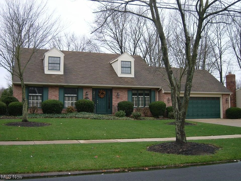 1st image of 379 Windward Dr
