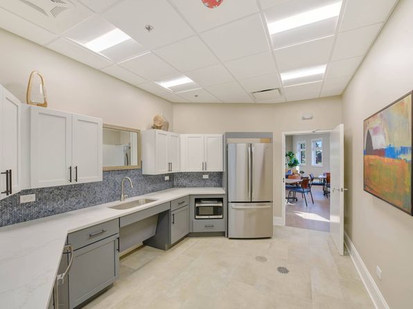 16 W 610 Honeysuckle Rose Ln #17-H