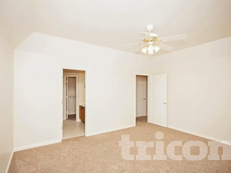 2315 Devonshire Dr — Photo 8