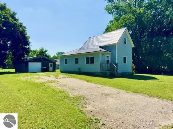 219 Grafton Ave, Alma, MI 48801