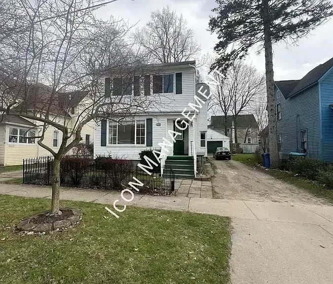 132 Reed Ave #2 — Photo 1