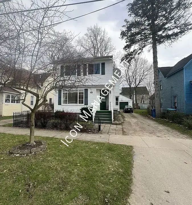 1st image of 132 Reed Ave #2