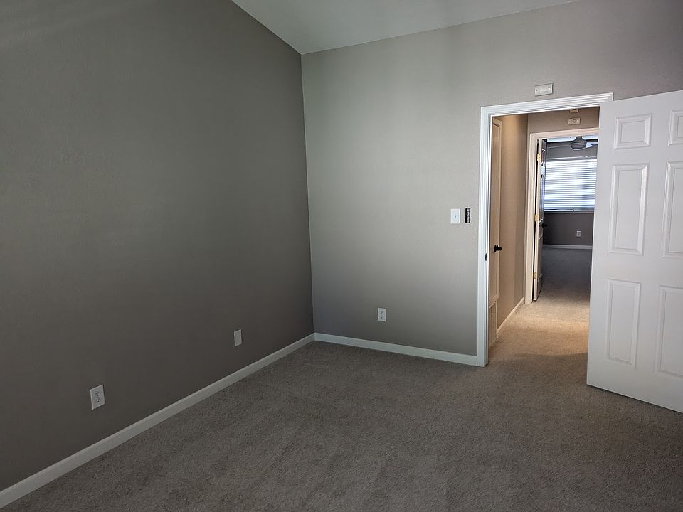 1st image of 212 Garden Cmn #1