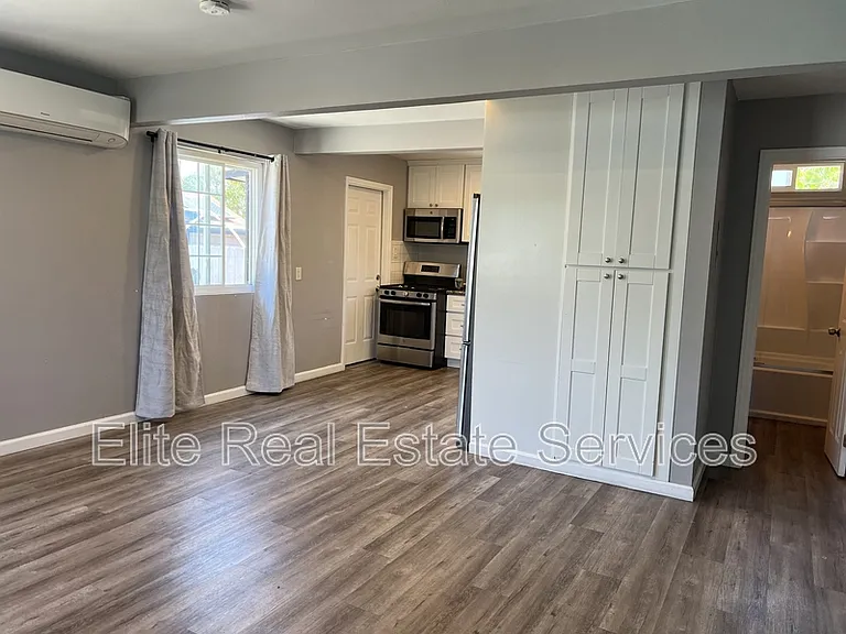 6373 Osler St — Photo 3