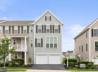 541 Fawn Ln, Hummelstown, PA 17036