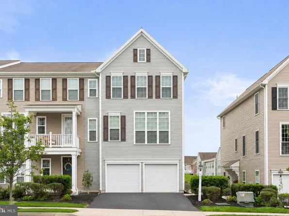 541 Fawn Ln, Hummelstown, PA 17036