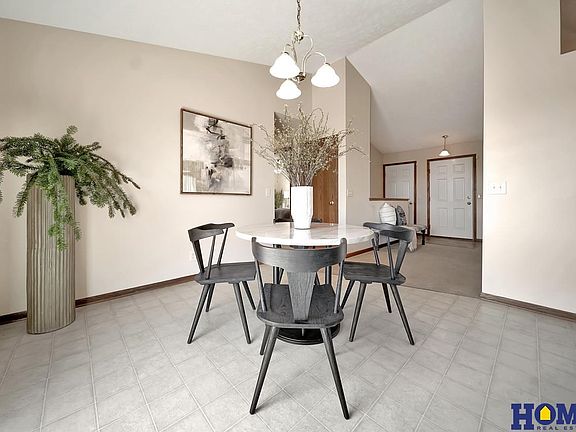 3rd image of 7300 Silverthorn Dr