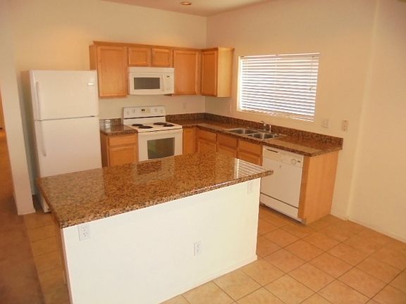 5th image of 15307 W Cameron Cir