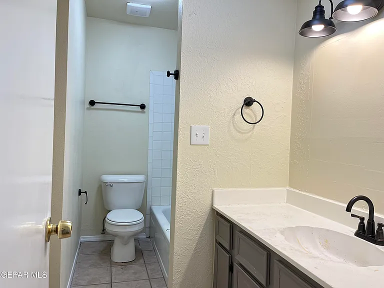 11016 Pebble Hills Blvd — Photo 4