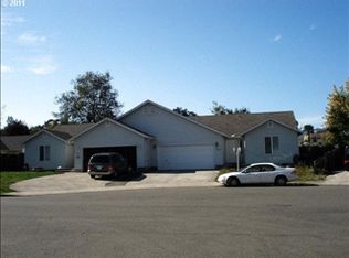 124 Victoria Ct, Roseburg, OR 97471