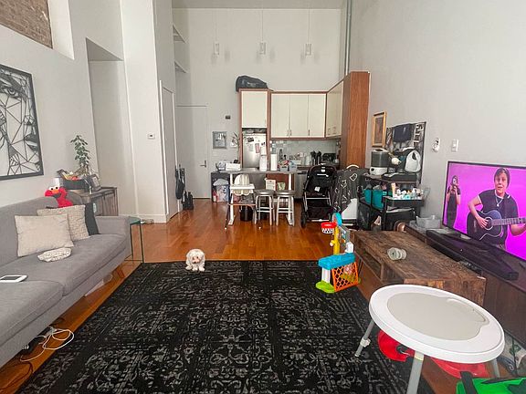 3rd image of 949 Willoughby Ave APT 304