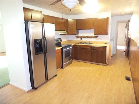 5th image of 419 Avon Oak Ct