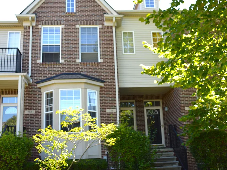 786 Summerfield Dr — Photo 1