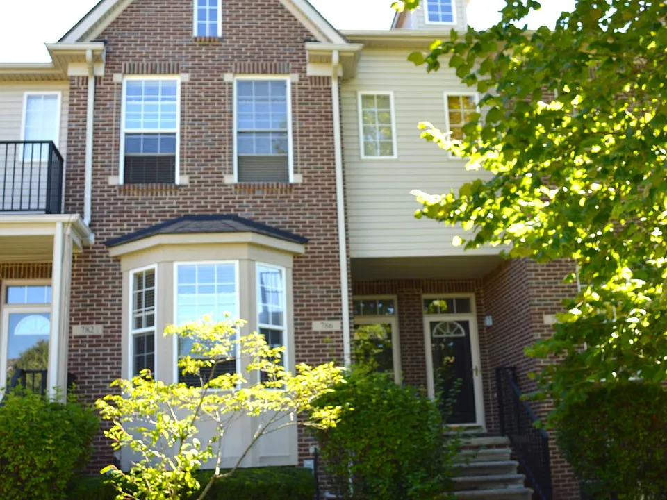 786 Summerfield Dr