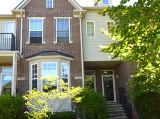 786 Summerfield Dr, Westland, MI 48185