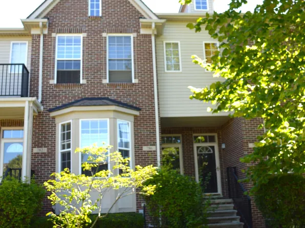786 Summerfield Dr, Westland, MI 48185