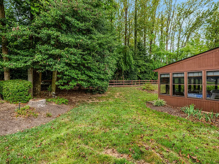 615 Kearney Ct SW — Photo 52
