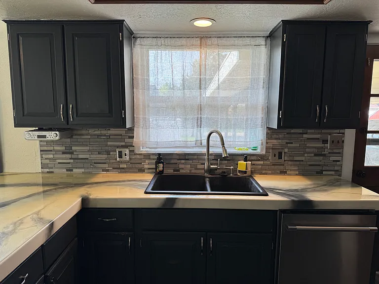 2308 W East St — Photo 18
