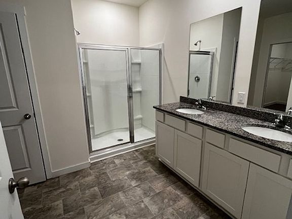 5th image of 3068 Highline Dr